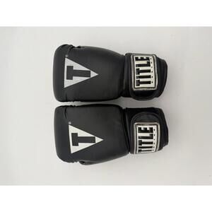 Title Classic Leather Boxing Gloves 14oz Black and White